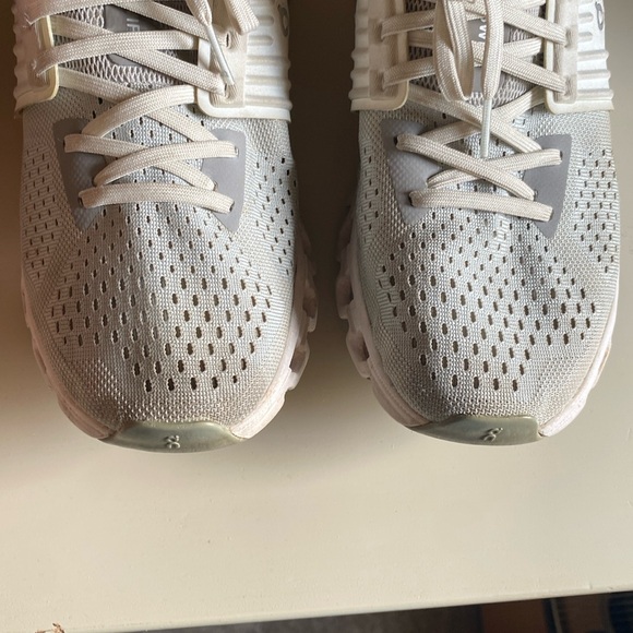 On Cloud clouswift grey and white tennis shoes size 8.5 - Picture 7 of 14